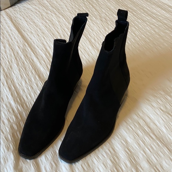 L’intervalle Shoes - Black Suede Boots *New* without tags